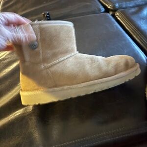 Ugg girls USA size 4
